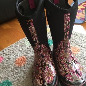 Bogs girls winter boots size 2